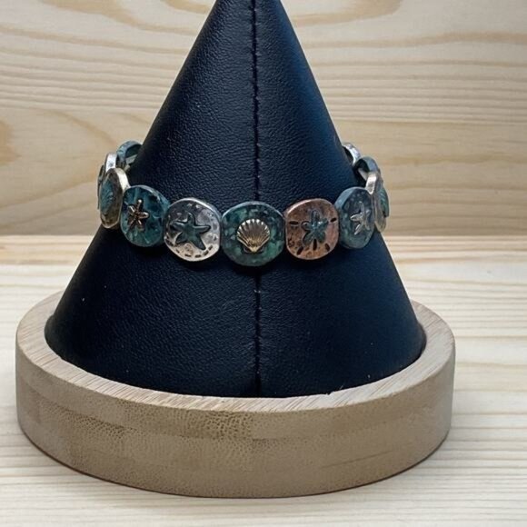 Nautical-Themed Stretch Bracelet With Shell & Starfish Motifs Mixed Metal Tones - Picture 2 of 3